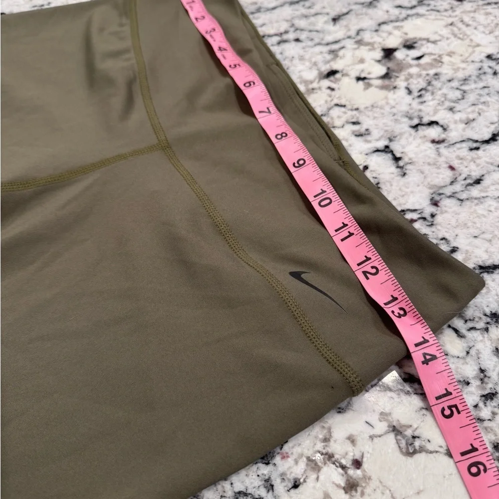 Nike Dri-FIT Olive Green High Rise Biker Shorts Size M - Picture 7 of 9